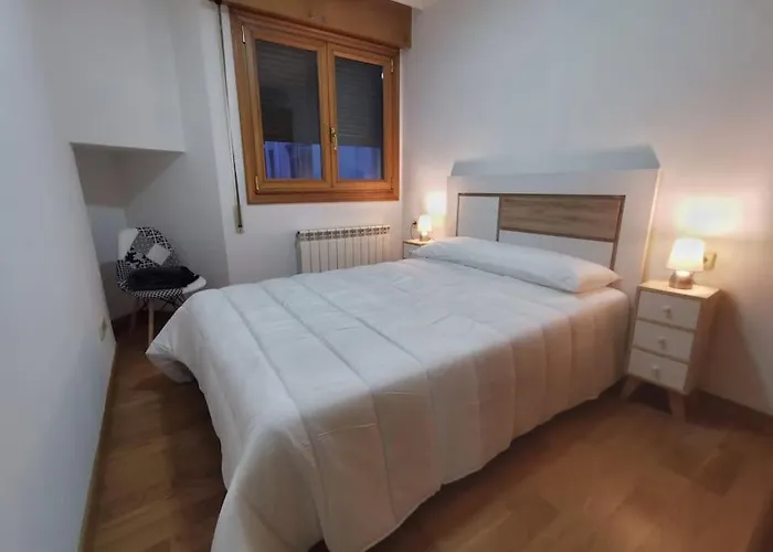 Castrelos, Vigo, Diseno Apartment *